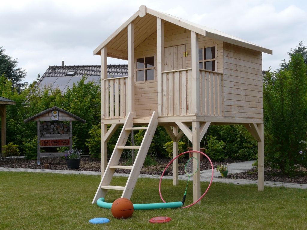 Playhouse traditional on stilts